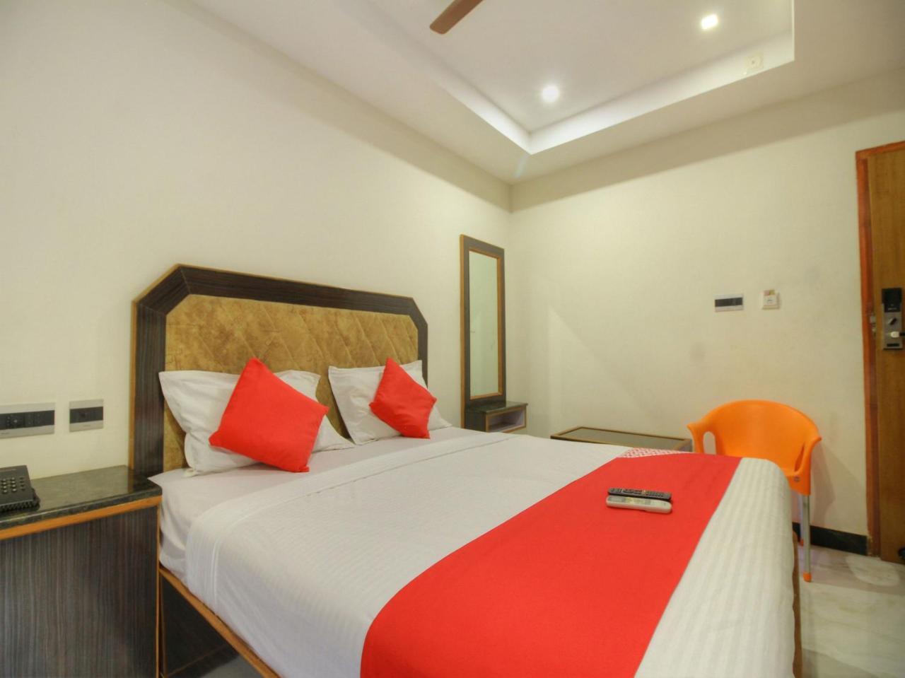 Oyo 15948 Hotel Srees Tiruchirappalli Exterior foto