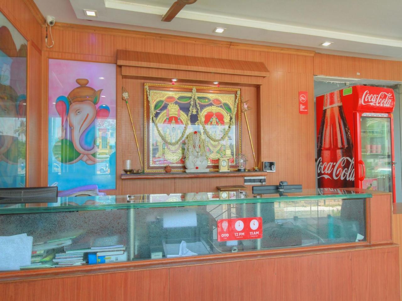 Oyo 15948 Hotel Srees Tiruchirappalli Exterior foto