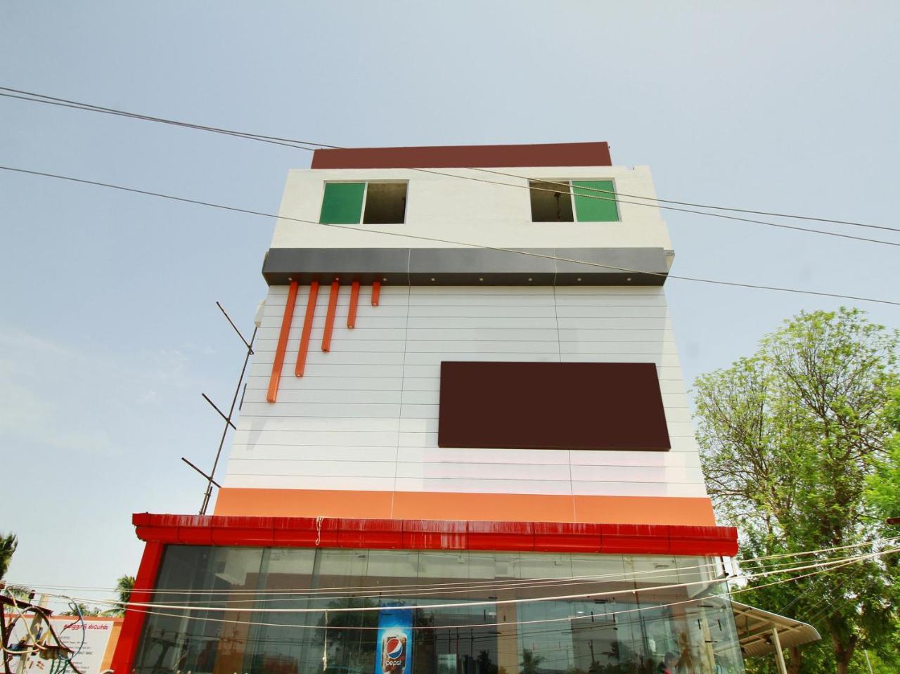 Oyo 15948 Hotel Srees Tiruchirappalli Exterior foto