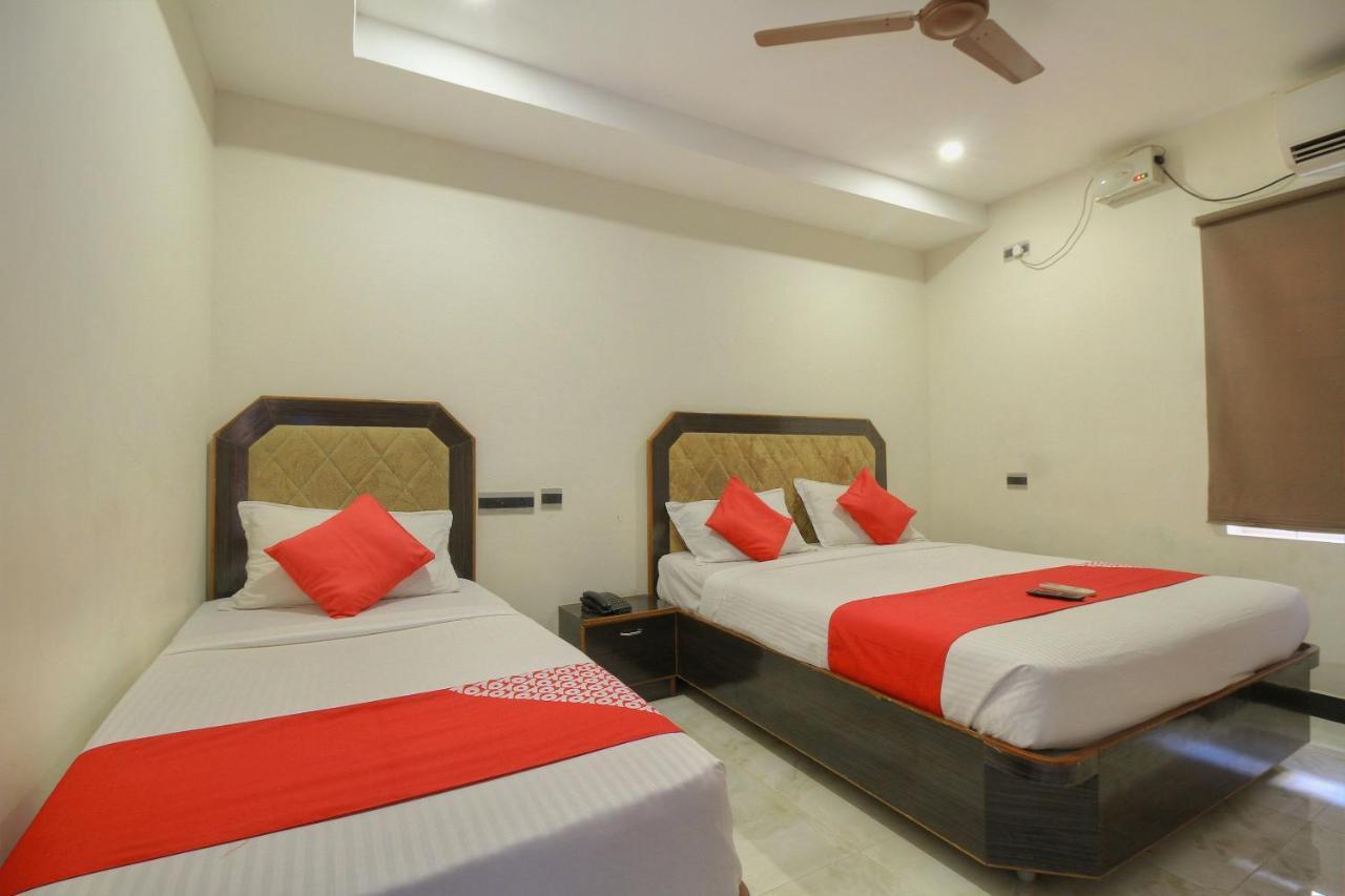 Oyo 15948 Hotel Srees Tiruchirappalli Exterior foto